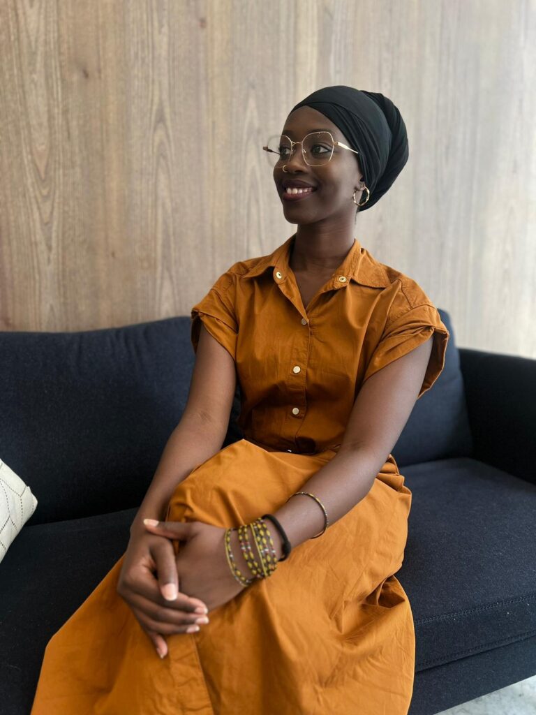Diaba Semega, coach émotionnelle, souriante